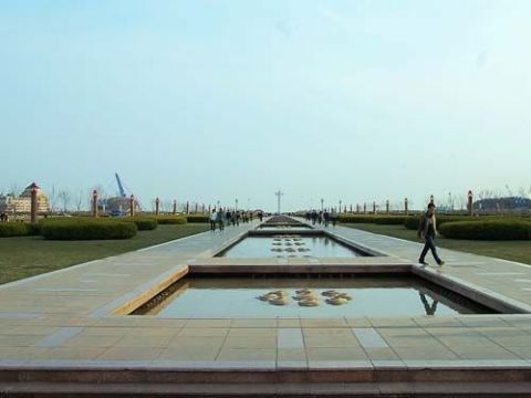 點(diǎn)擊查看詳細(xì)信息<br>標(biāo)題：廣場石 閱讀次數(shù)：3451