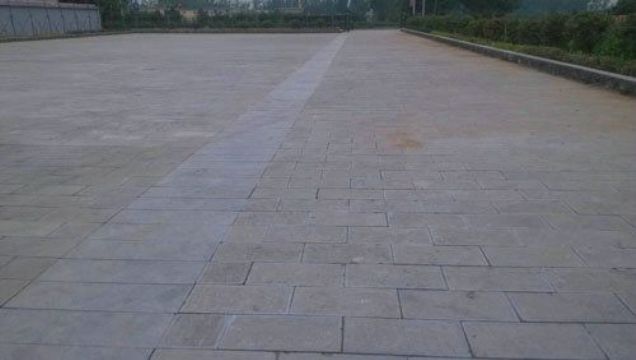 點(diǎn)擊查看詳細(xì)信息<br>標(biāo)題：廣場石 閱讀次數(shù)：3323