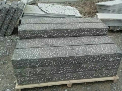 點(diǎn)擊查看詳細(xì)信息<br>標(biāo)題：欄板石 閱讀次數(shù)：2351