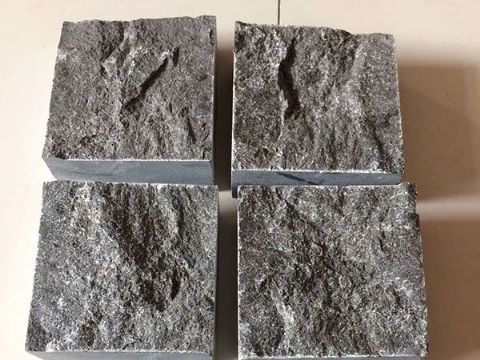 點(diǎn)擊查看詳細(xì)信息<br>標(biāo)題：馬蹄石 閱讀次數(shù)：2614