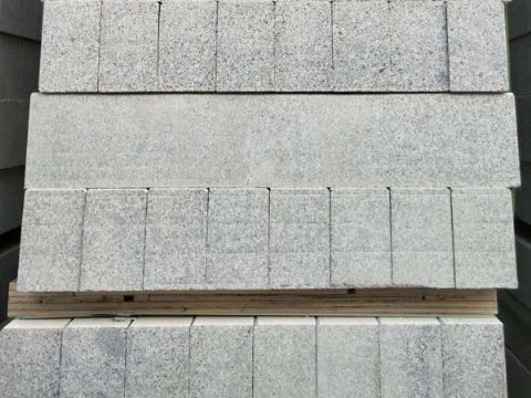 點(diǎn)擊查看詳細(xì)信息<br>標(biāo)題：花崗巖路沿石 閱讀次數(shù)：2887