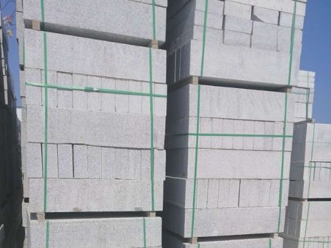 點(diǎn)擊查看詳細(xì)信息<br>標(biāo)題：花崗巖路沿石 閱讀次數(shù)：2702