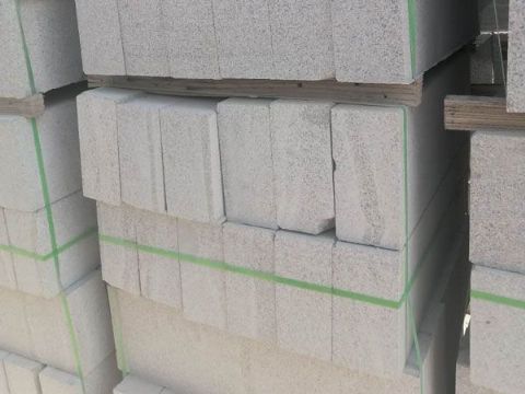 點(diǎn)擊查看詳細(xì)信息<br>標(biāo)題：花崗巖路沿石 閱讀次數(shù)：2787