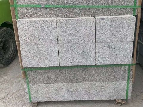 點(diǎn)擊查看詳細(xì)信息<br>標(biāo)題：花崗巖路沿石 閱讀次數(shù)：2910